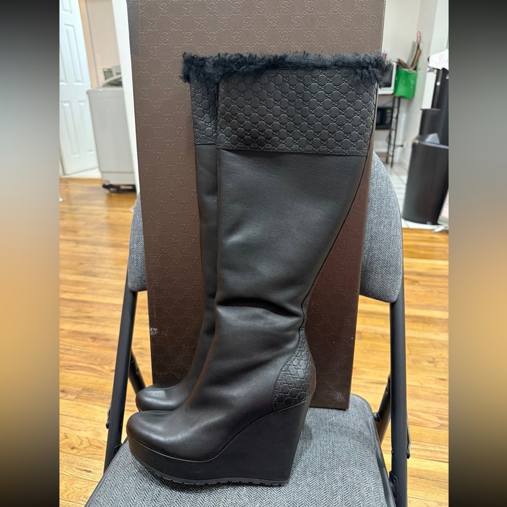 Gucci Black Wedge Boots with Fur Trim Sz 39.5 US 8.5 - Picture 3 of 16
